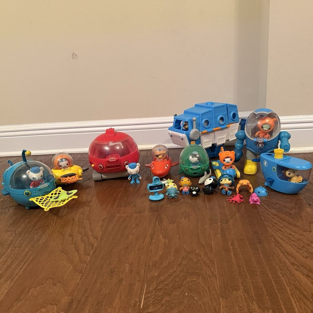 Huge RARE Octonauts Toy Figures & Vehicles Lot w/Submarines, Sea Animal, Figures